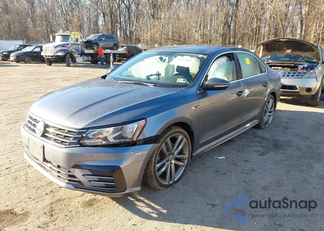 2017 Volkswagen Passat 1.8T R-Line из США, поврежденный, VIN 1VWDT7A33HC068116